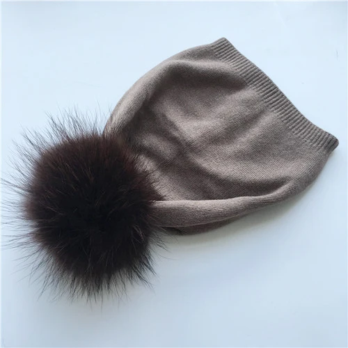 Brown match fur Вязаная шапка из натурального меха енота с помпонами, женские шапки бини, кашемировая зимняя шапка, Женская хлопковая шапка Skullies, шерстяная шапка - Цвет: Brown match fur