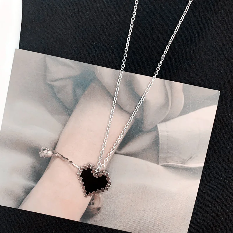 

Black Mosaic Love Pixel Peach Heart Double Layered Necklace Cold Wind Hip Hop Pendant