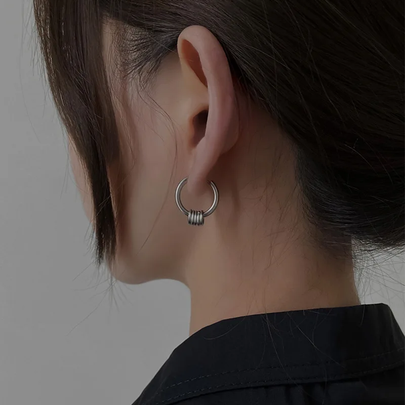

Metal Wind Geometric Circle Ear Buckle Simple Fashion Design Earring Temperament Cold Wind Earring Female Earrings Luxury Mood