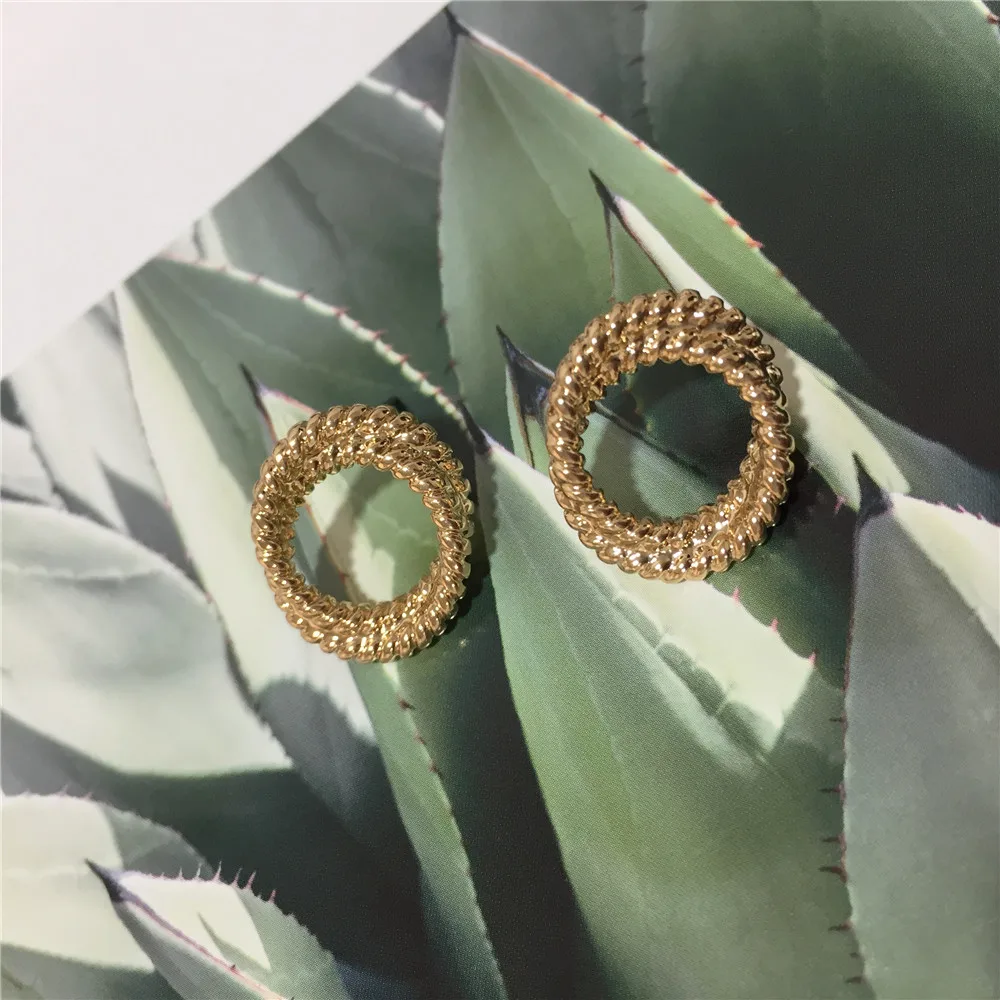 Женские серьги гвоздики с винтовым узором классические маленькие сережки