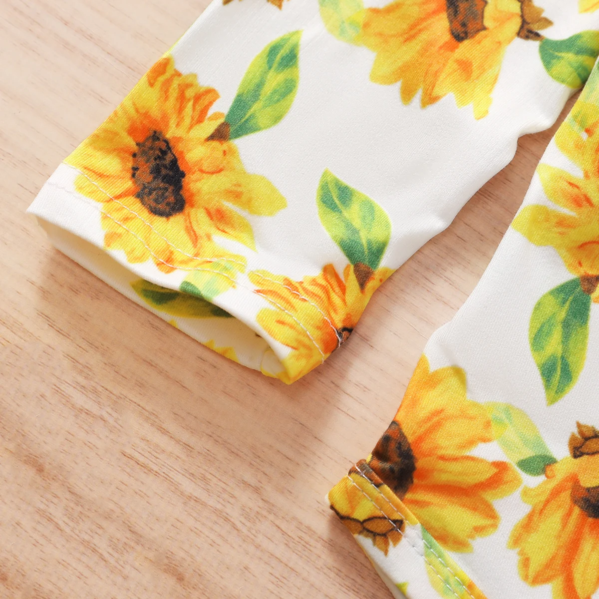 

Newborn Infant Girls Outfits Printed Romper Top + Long Pant + Bowknot Headband + Waistbelt Clothes Sets