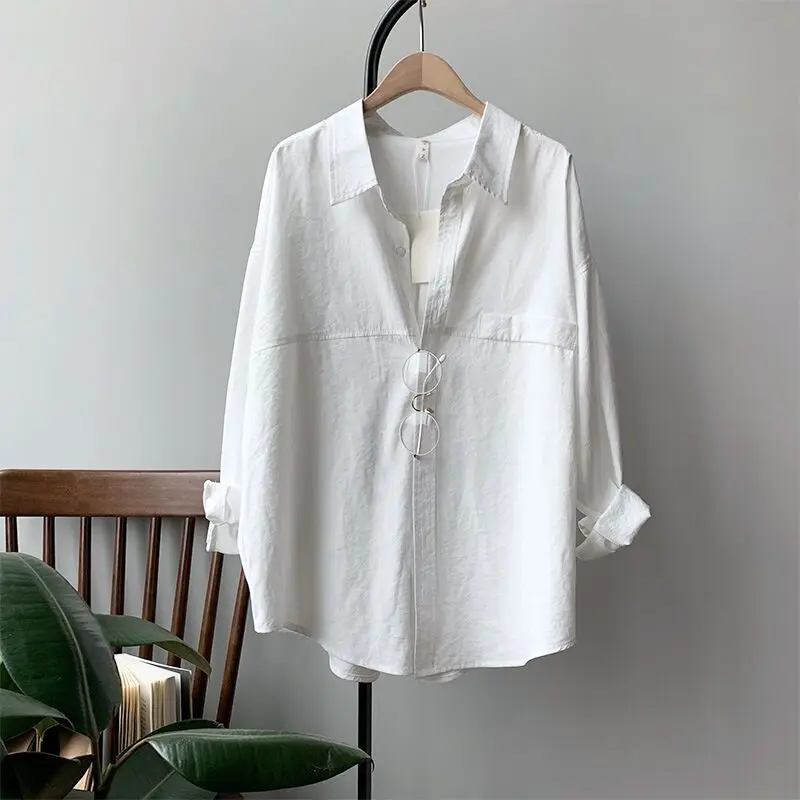 

Fashionable long-sleeved summer shirts for both men and women, thin ones in pure color with sun protection and high quality