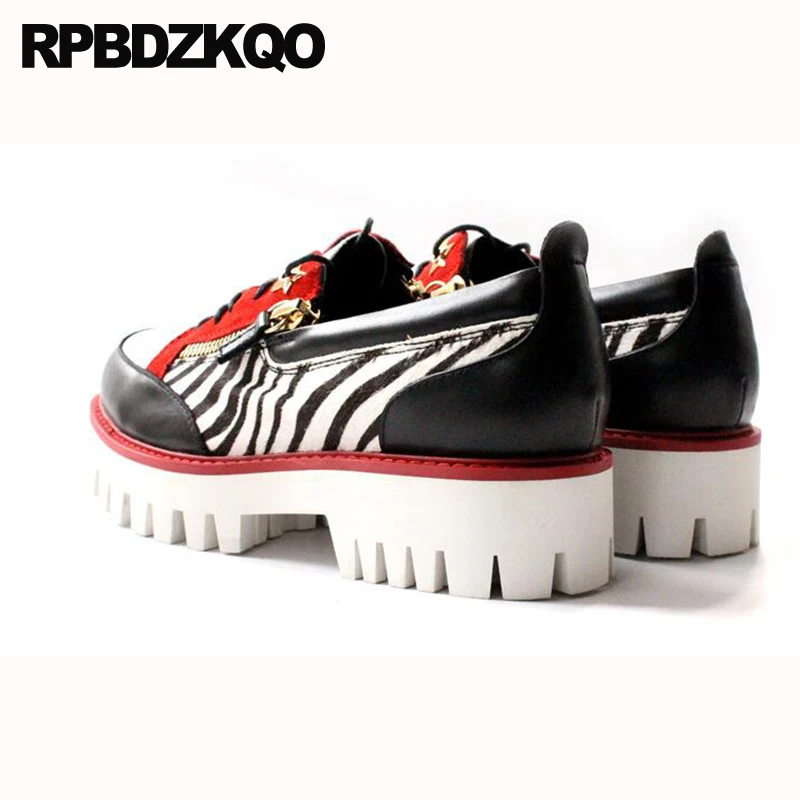 Мужские туфли-оксфорды из натуральной кожи на резиновой подошве с металлическим