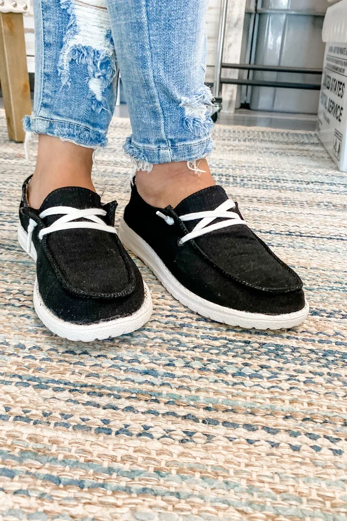 

2021 New Women Shoes Sneakers Canvas Flats Large Size Women Fashion Vulcanize Shoes Summer Flats Mujer Zapatill Casual Shoes