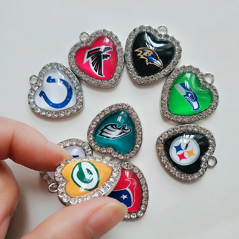 Подвеска с кристаллами в виде Бейсбольного проигрывателя мужской и женский