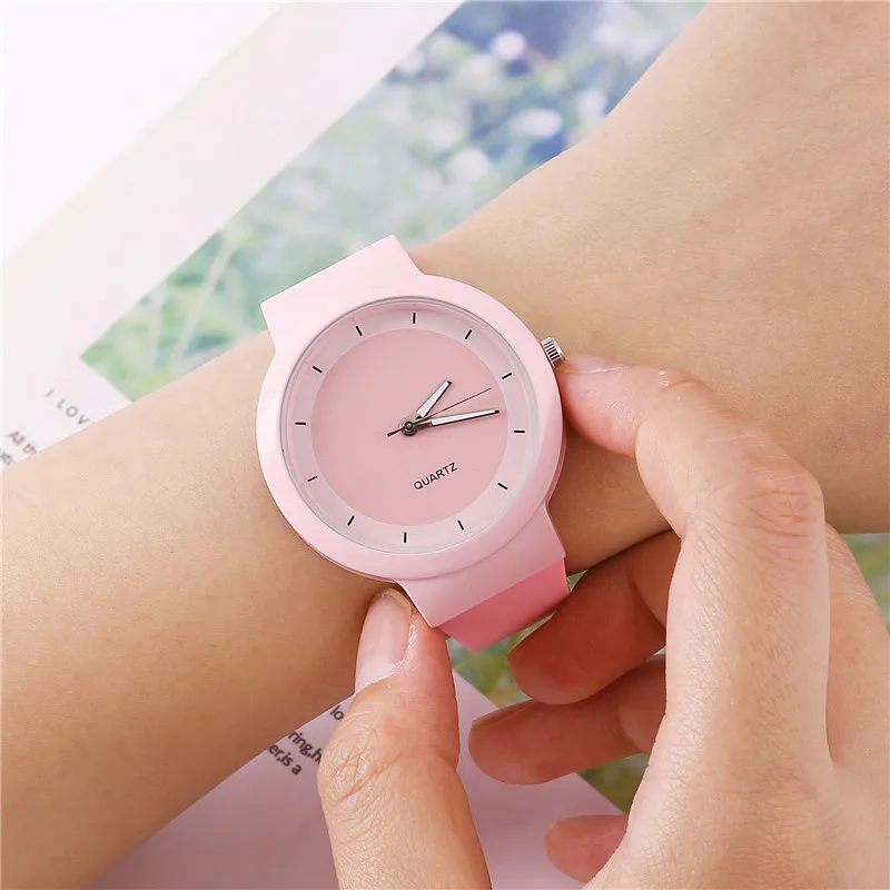 Женские повседневные часы с силиконовым ремешком Простые аналоговые кварцевые