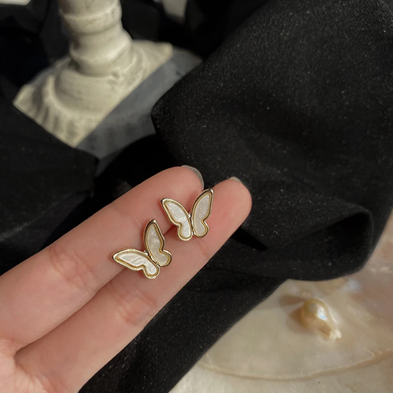 

Fashion Design Butterfly Jewelry Acrylic Resin Butterfly Stud Earrings for Women Bohemia Small Cute Earring Jewelry Gift