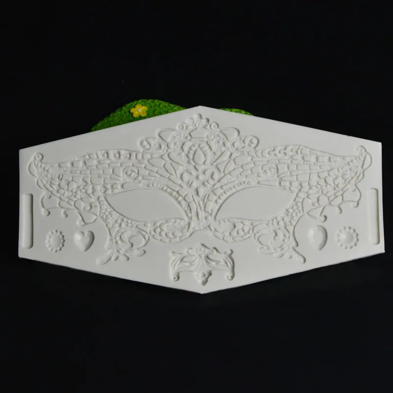 Маска для выпускного вечера искусственная помадка кружевная форма шоколада