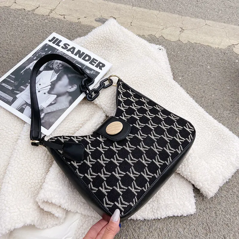 

Women Crossbody Shoulder Bags Casual For Women Luxury Metal Chain Handbag And Purse Bright Patent Leather Lady Bag