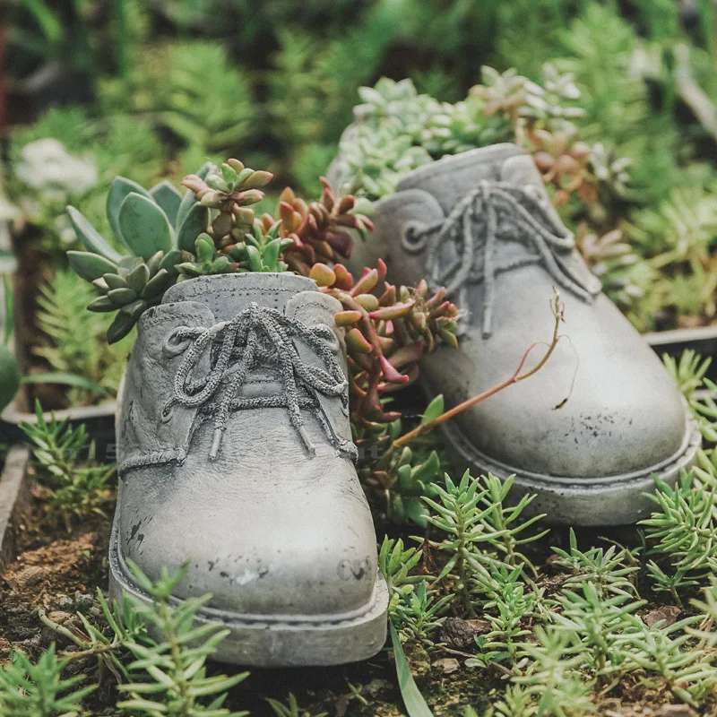 

Vintage Old Leather Shoe Flower Pots Creative Succulent Flower Pots Resin-made Old Outdoor Gardening Flowers Potses
