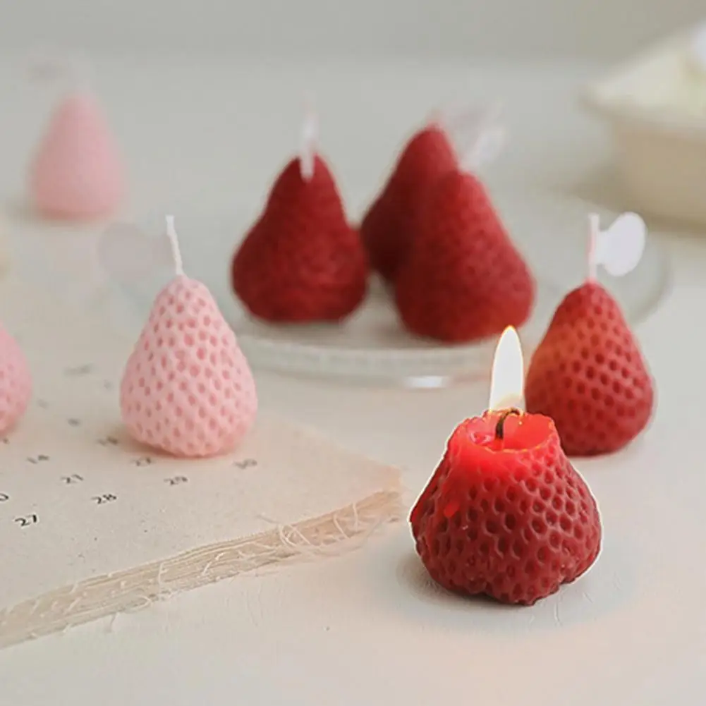 

Aromatherapy Candle Adorable Strawberry Shape Eco-friendly Eradicate Odor Fruit Festival Candle for Home