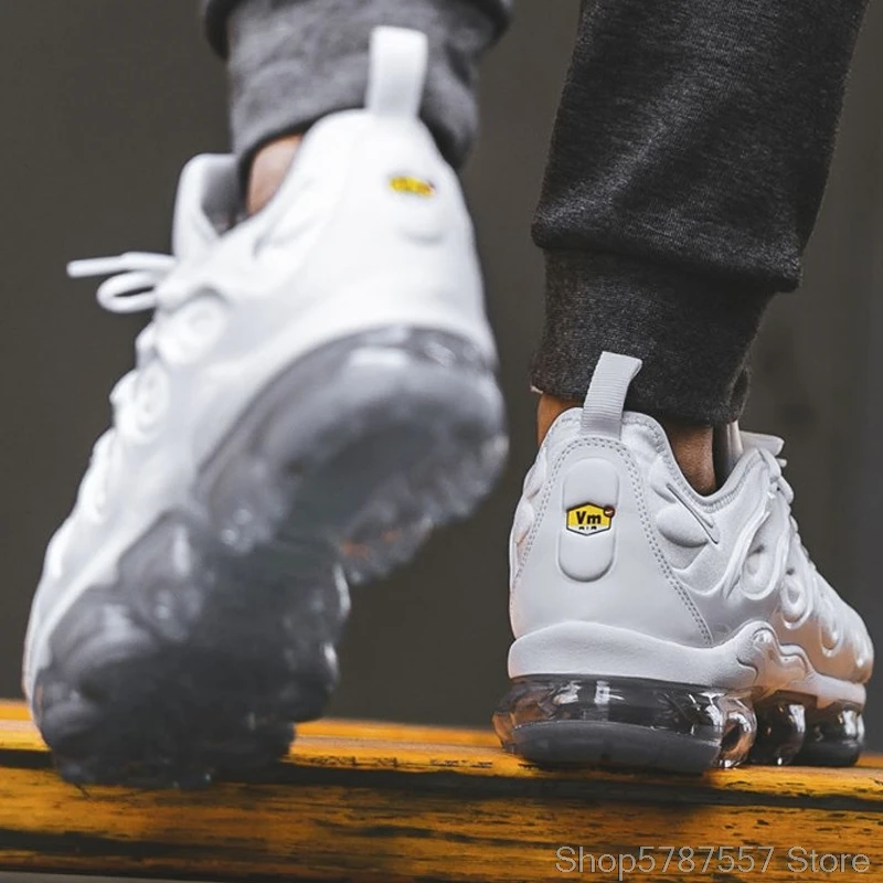 

2018 New Original air vapormax Plus TM Breathable Men's Outdoor Sport Shoes Sports Sneakers Designer Footwear