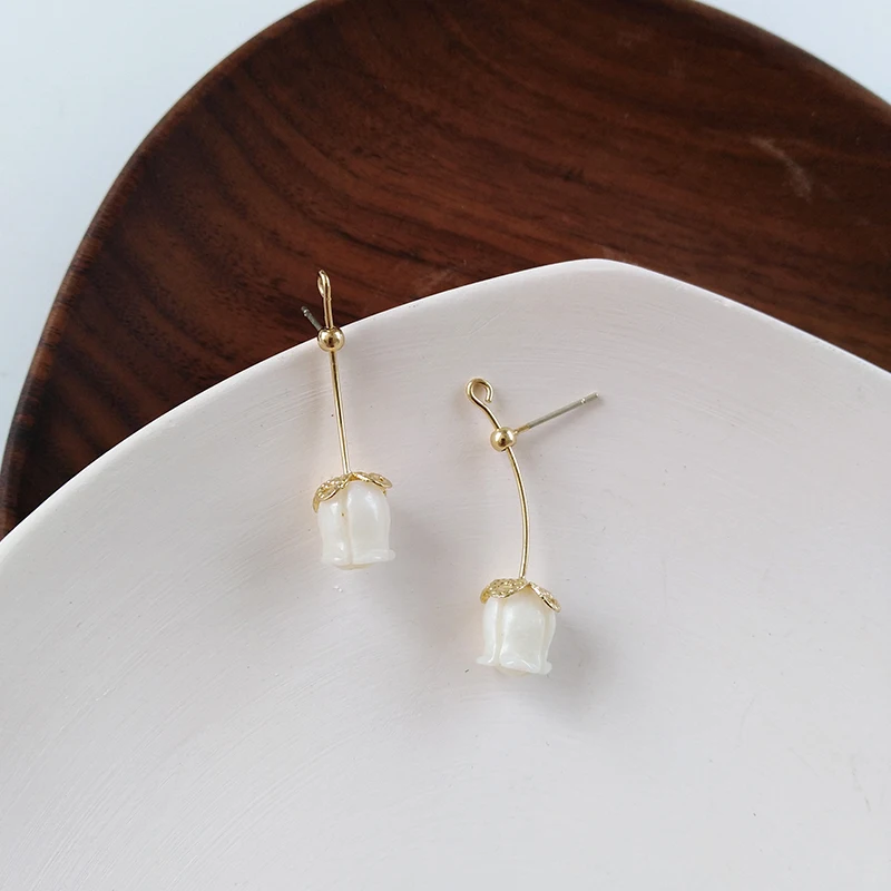 S925 серьги-подвески игольчатые ювелирные изделия Золотое покрытие с Белый цветок