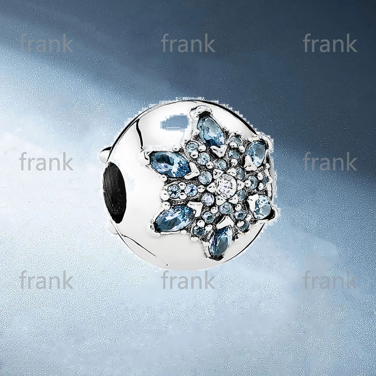 

791997NMB CRYSTALLISED SNOWFLAKE CLIP