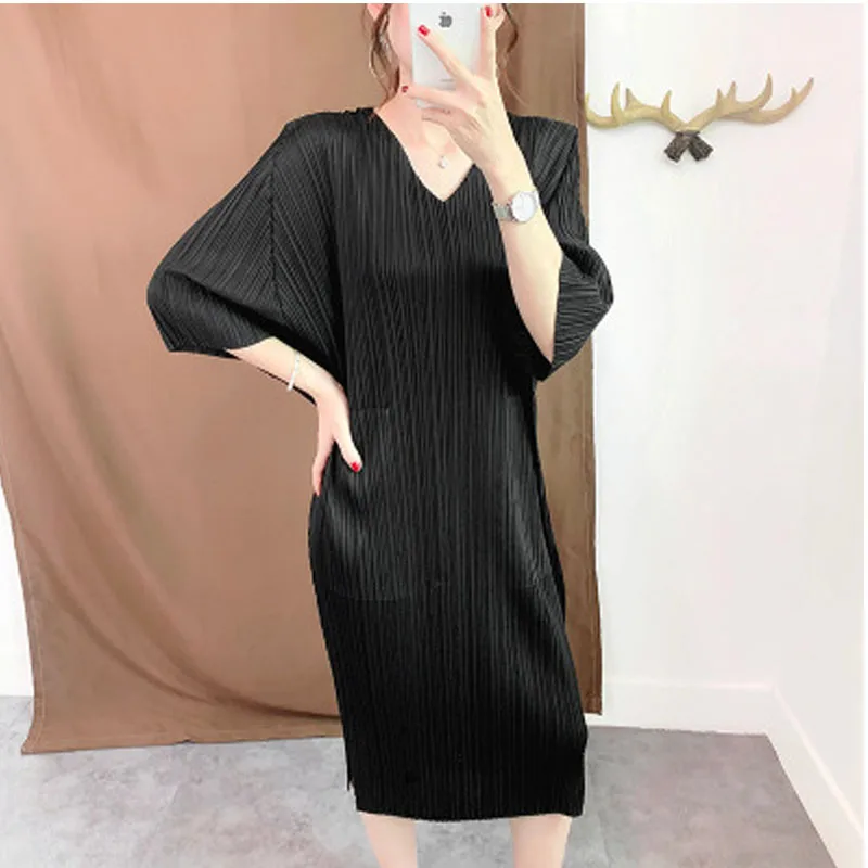 

2020 Summer Plus Size Loose V-neck Batwing Sleeve Solid Dress Pleated Knee-Length Dresses Women