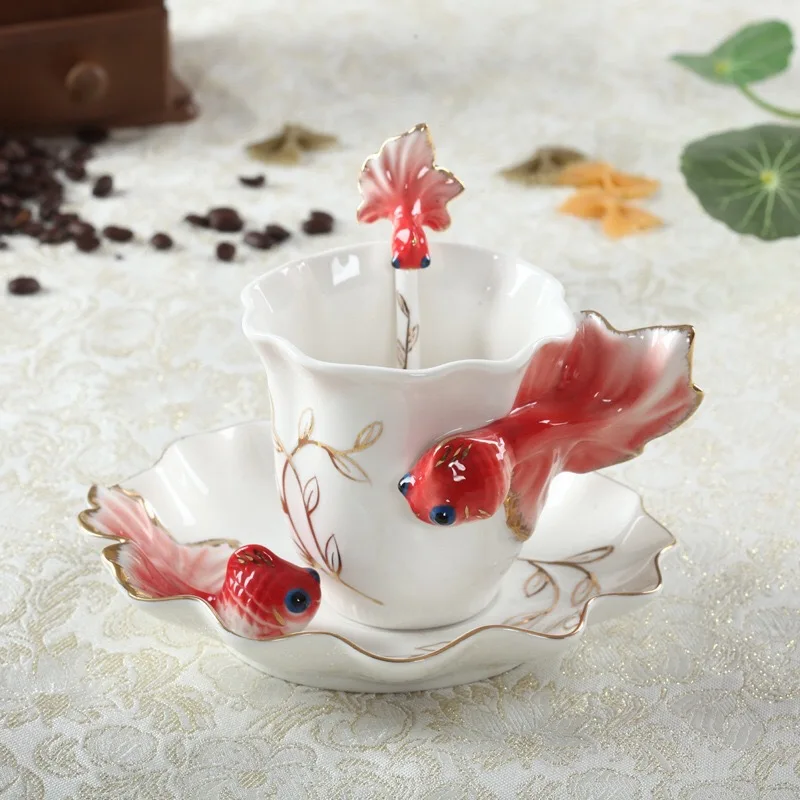

Goldfish Brief Ceramics Cup Saucer Coffee Nordic Creativity Enamel Cup Saucer Reuseable Modern Canecas Home Decoration EK50BD