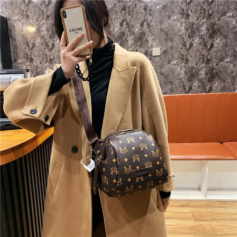 

Women's Bag 2021 New Fashion Print Broadband One-shoulder Sloping Cross-pack Leisure Large-capacity Shell Bag Chest Bag