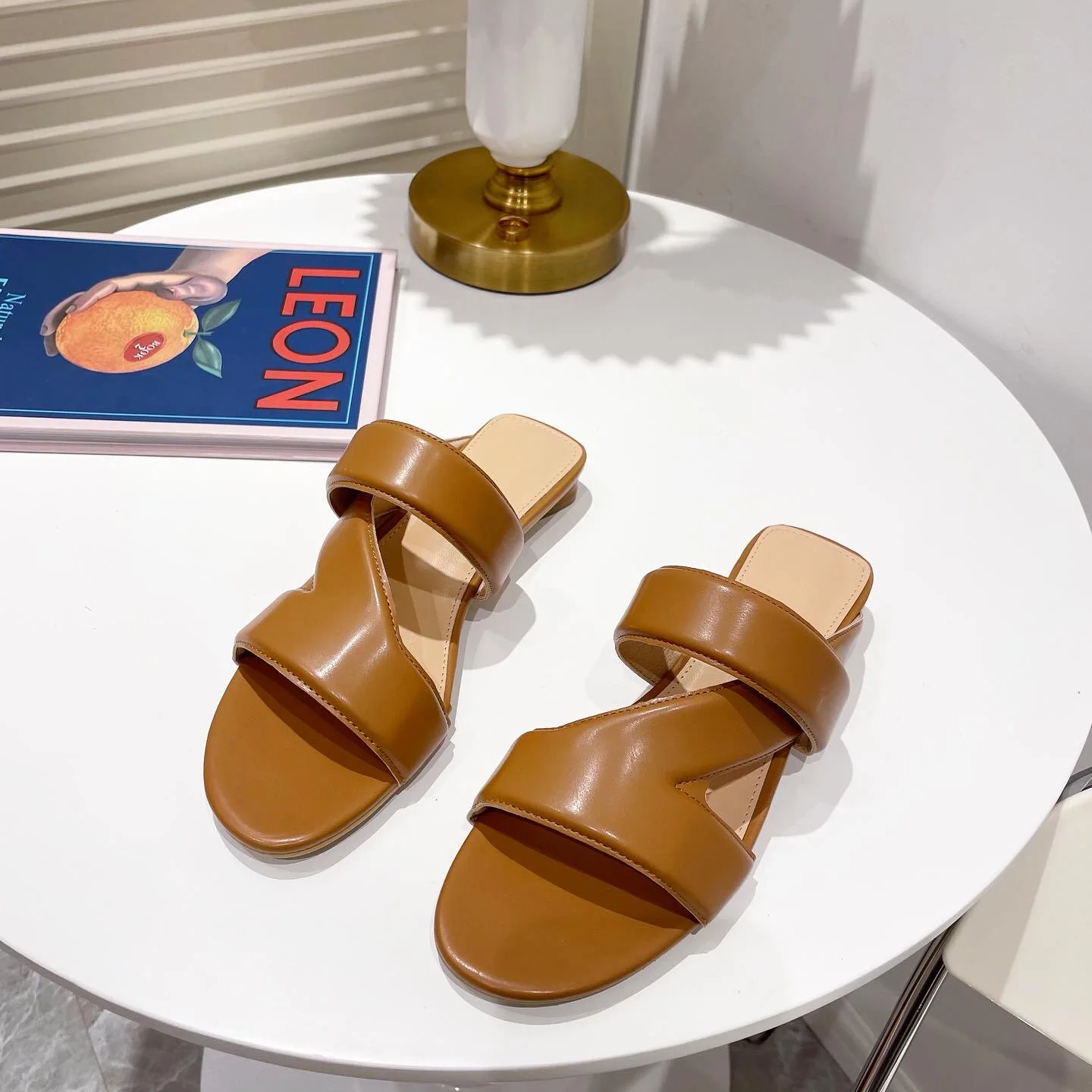 

Slippers Women Summer Rubber Flip Flops Low Slides Shoes Pantofle Hawaiian 2021 Basic Rome Hoof Heels PU Fabric Scandals