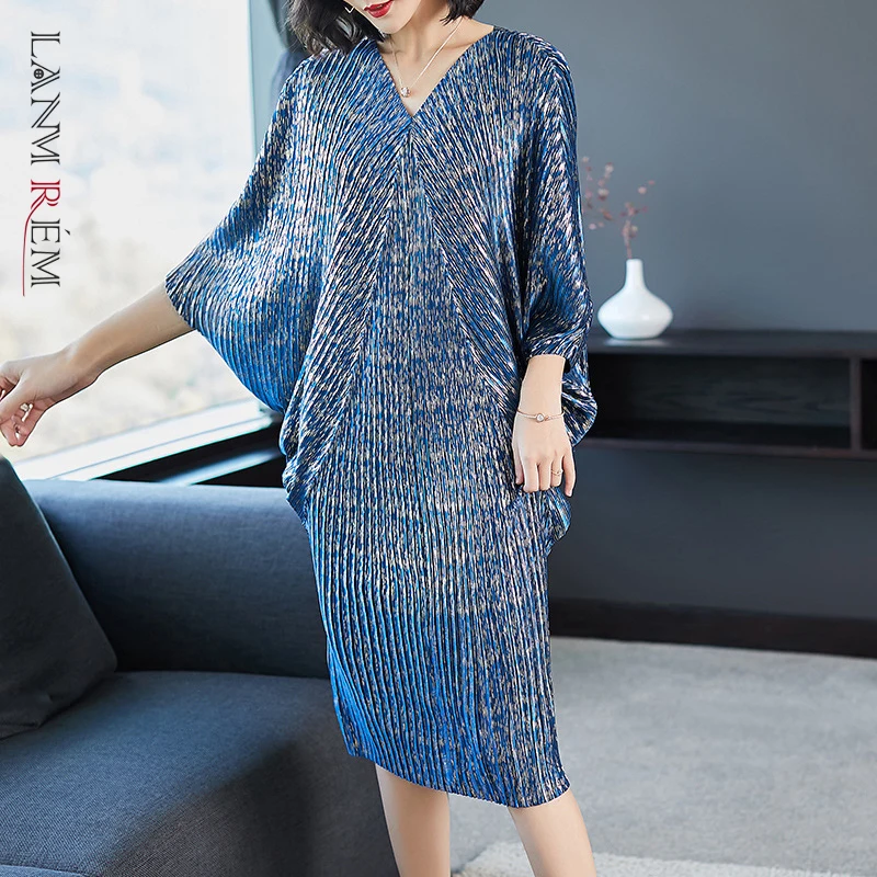 

LANMREM 2021 High Quality New Fashion V Collar Pleats Batwing Sleeve Loose Big Size Dress For Women Print Clothing Vestido YE853