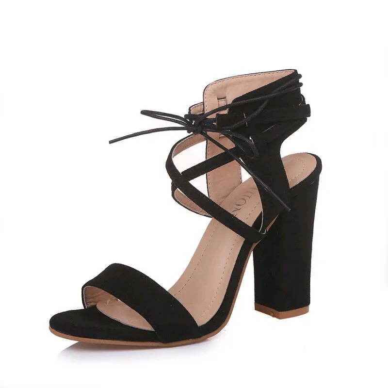 Женские туфли на высоком каблуке с круглым вырезом и ремешком щиколотке большие