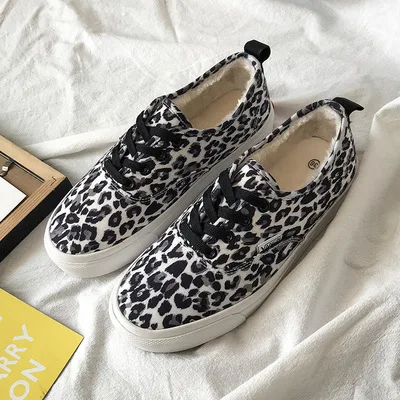 

Spring print flat-bottomed leopard canvas shoes women's Korean version white board shoes cloth shoes Harajuku 2021 Walking shoes