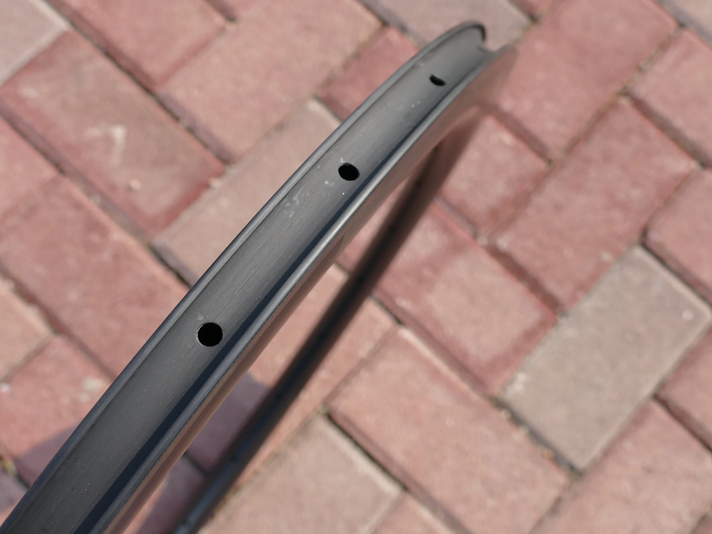 В комплект входит 1 пара ободов полностью карбоновые колеса для дорожного