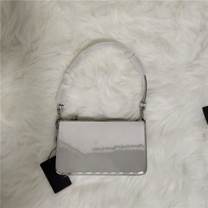 Женская сумка новинка 2021 подходящая ко всему модная популярная стильная сумочка