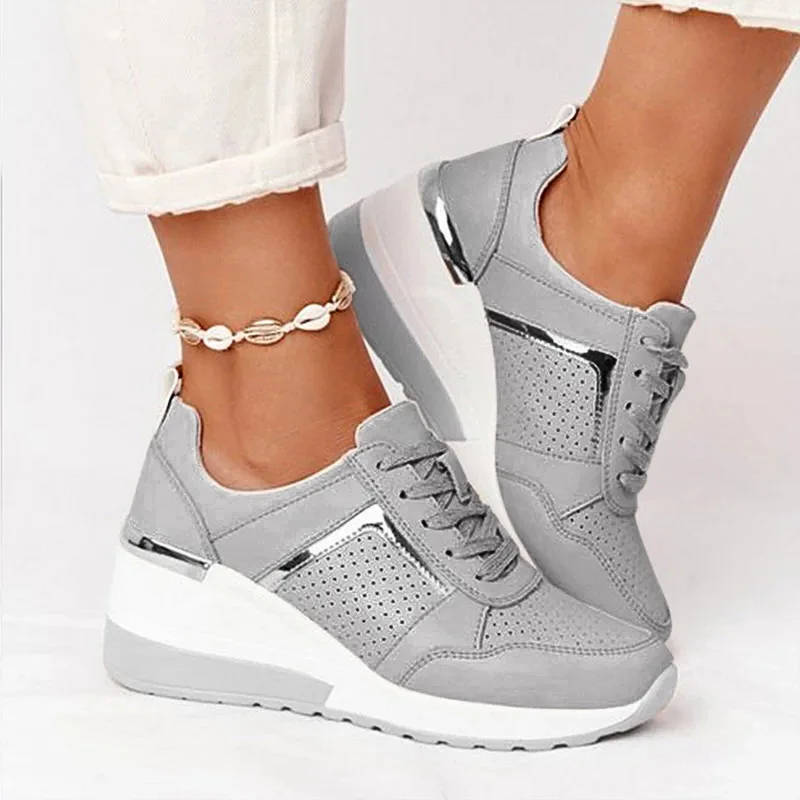 Женские кроссовки на шнуровке платформе | Обувь