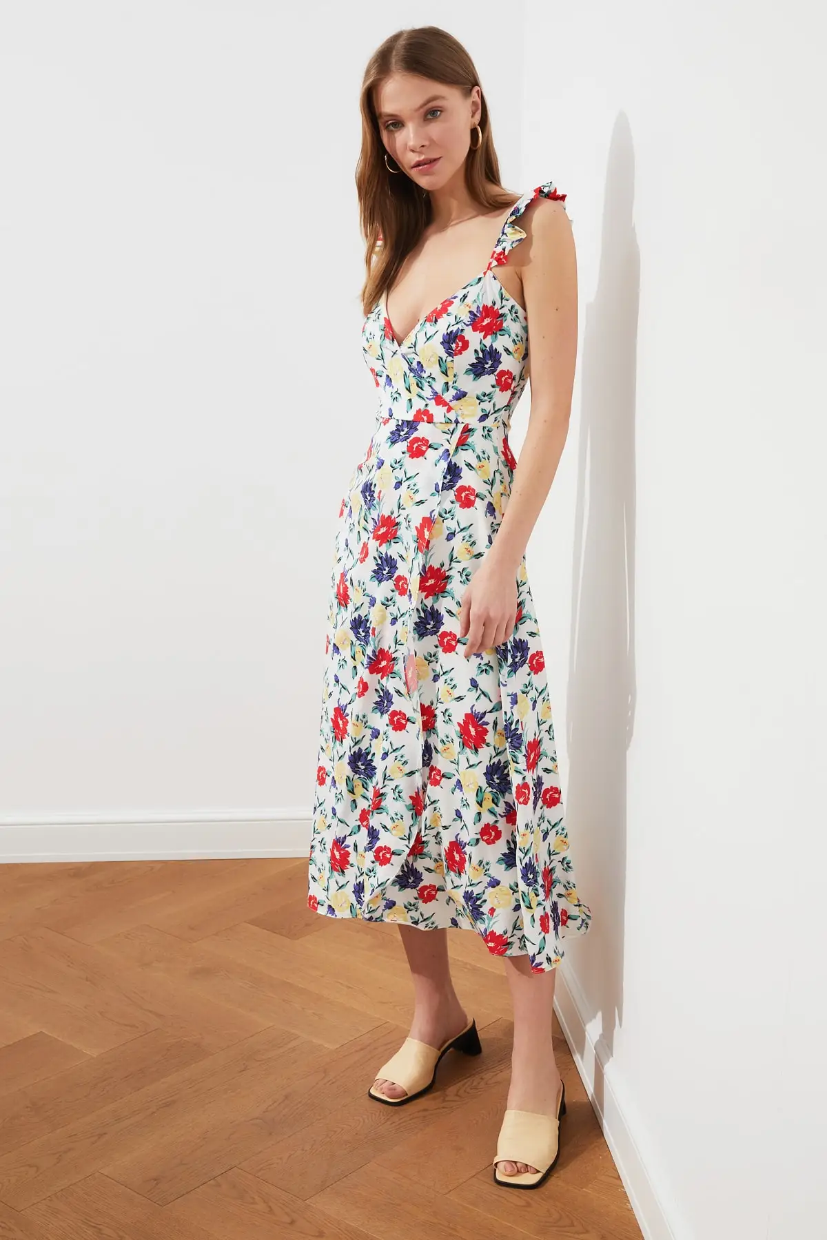 

Trendyol Pendant Double Breasted Collar Dress TWOSS21EL1297