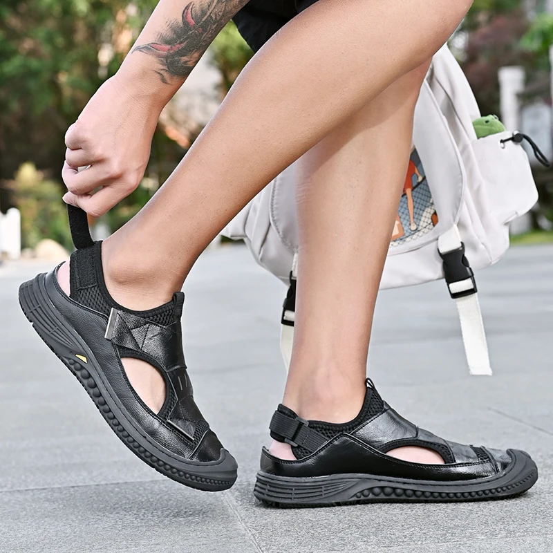 

2021 Fashion Summer Men Genuine Leather Sandals Breathable holes Beach Outdoor Sneakers Man Comfortable Light Casual Slippers