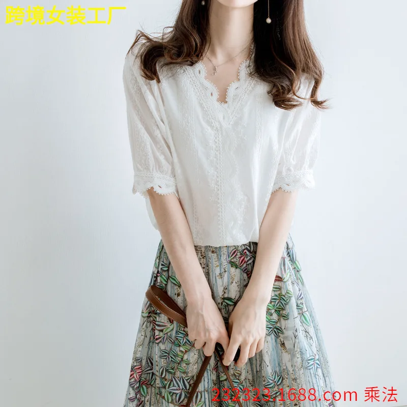 

Ins loose sexy v-neck hollow-out short-sleeved summer cotton blouse female 2020 new T-shirt in the summer