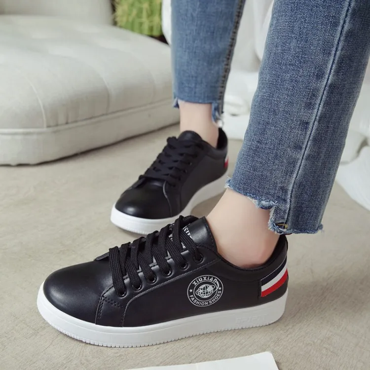 2017 г. Весенняя новая стильная повседневная женская обувь универсальная кожаная