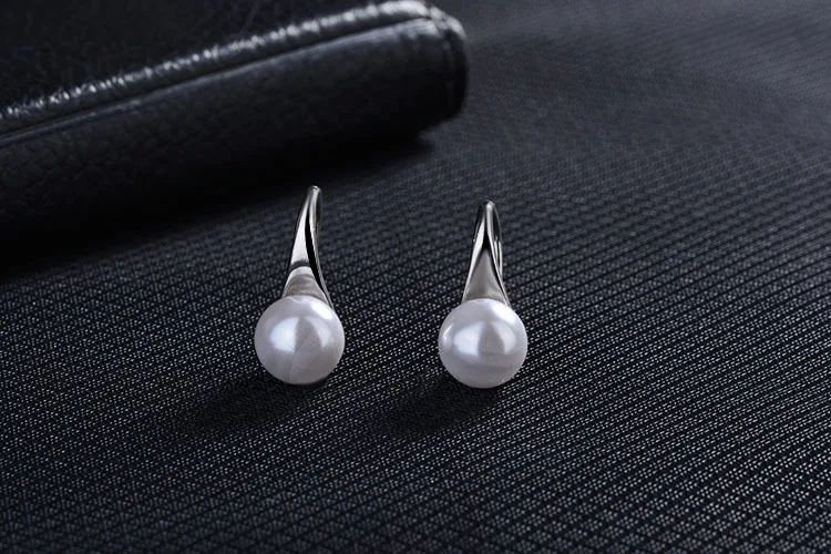 

High Quality S925 Sterling Silver Pearl Earrings for Ladies Simple Hypoallergenic Jewelry