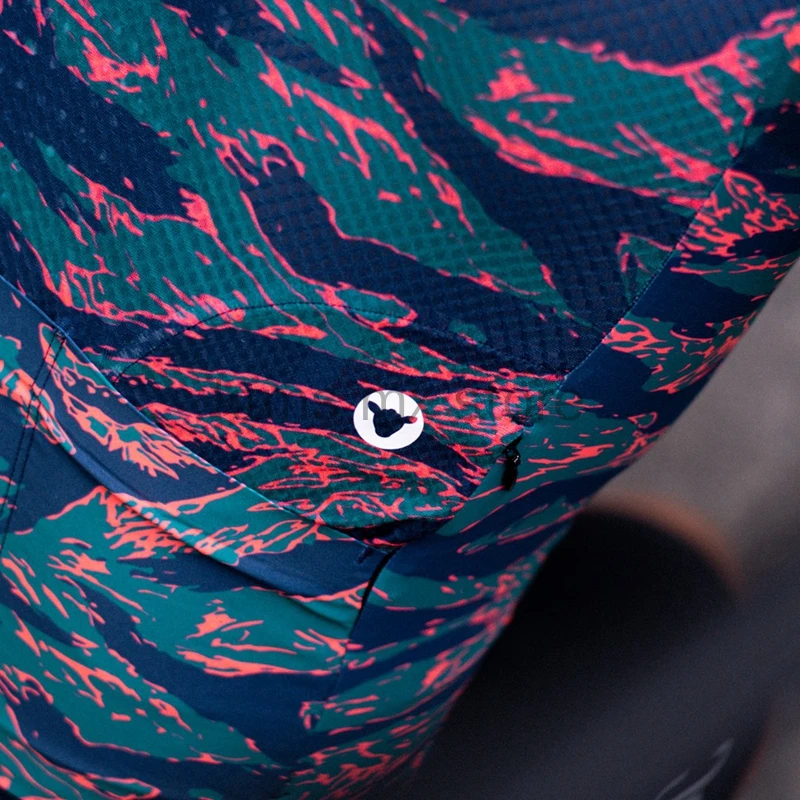 Велосипедные шорты черного цвета в итальянском стиле с рисунком масляной