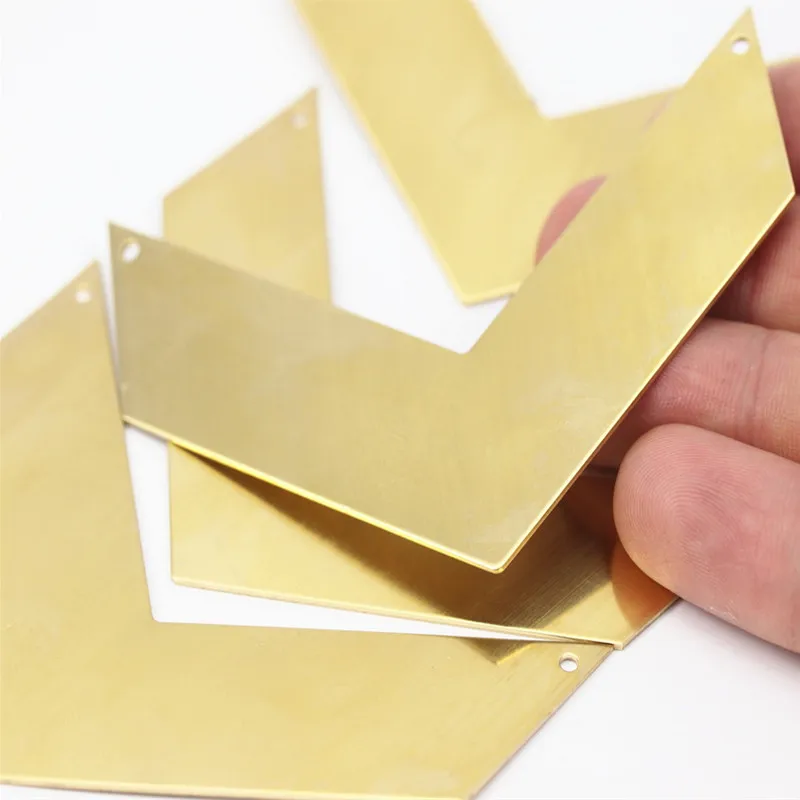 

5 шт. .. Шевроны из сырой латуни (2 отверстия) (80x25x0,80 мм) A0896