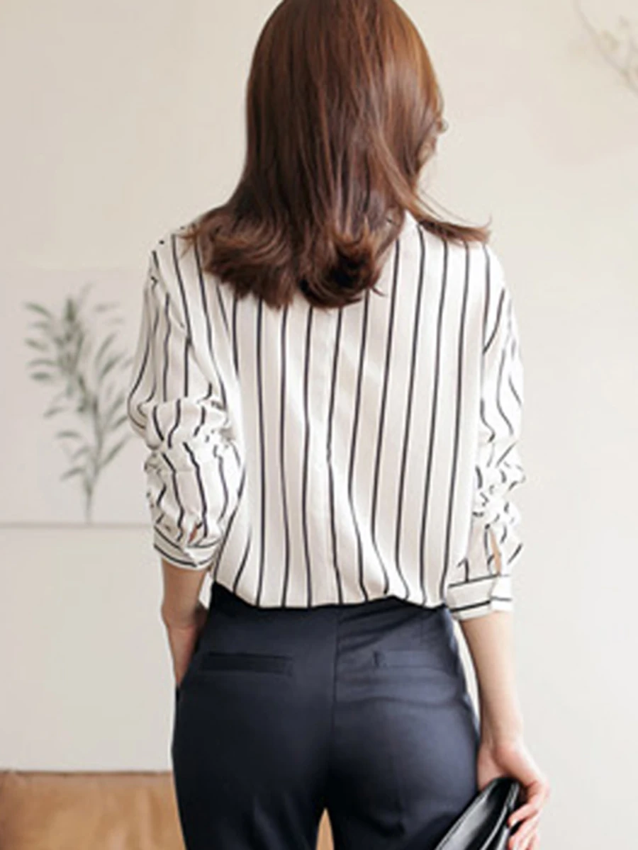 Повседневная рубашка с v образным вырезом и длинным рукавом Офисная Женская