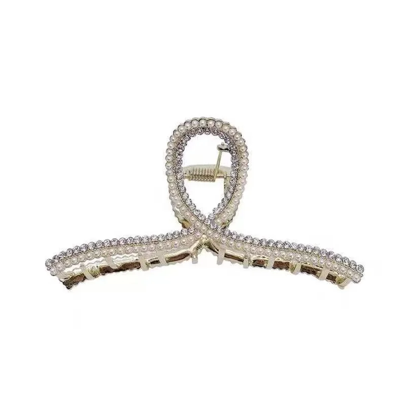 

Korean style super elegant pearl clip ~ super ladylike texture