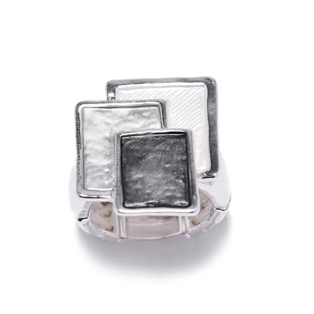 Женское кольцо с эмалью регулируемое эластичное серебристого цвета камнями