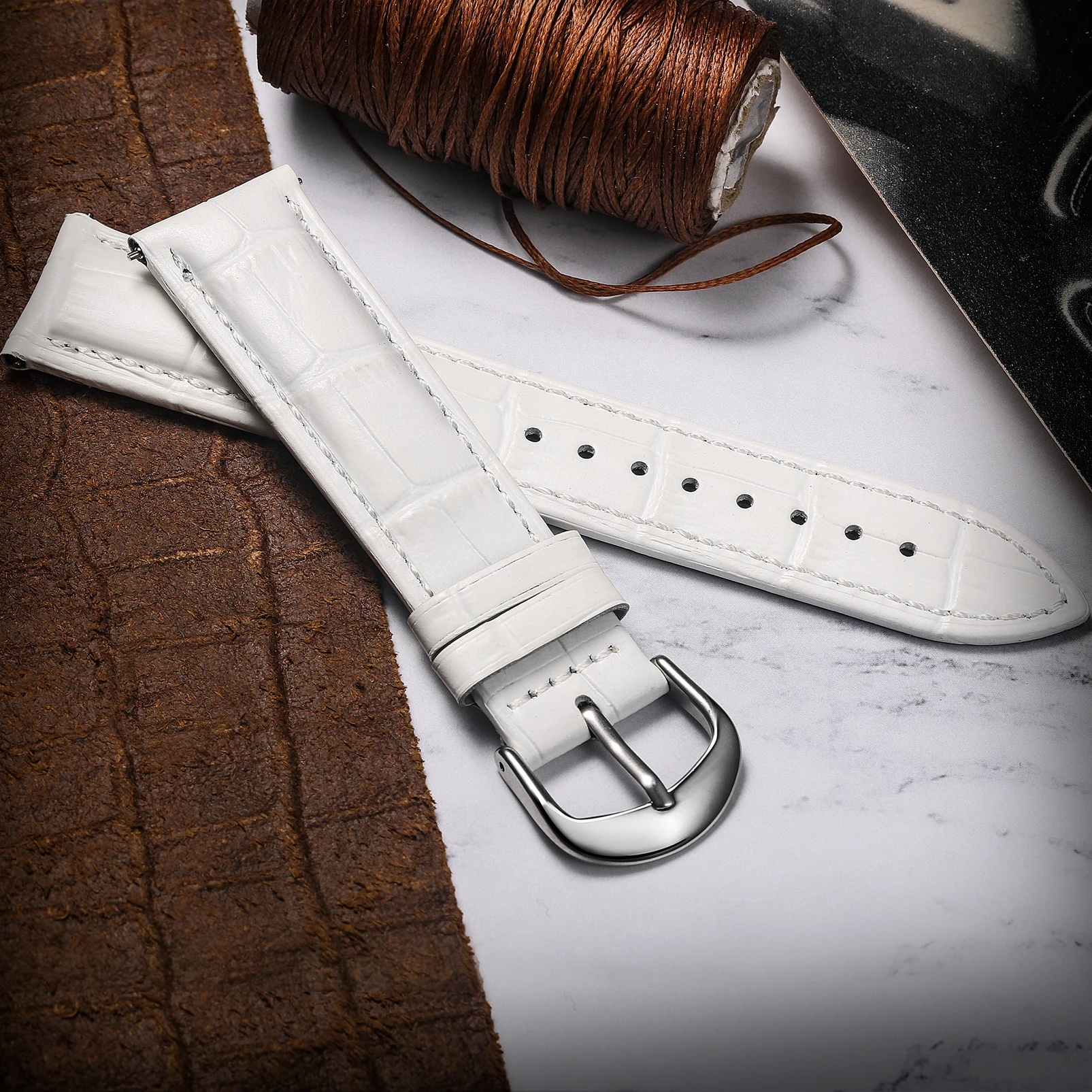 Аллигатор тиснением кожаные часы полосы Quick Release Белый ручной работы Топ зерна