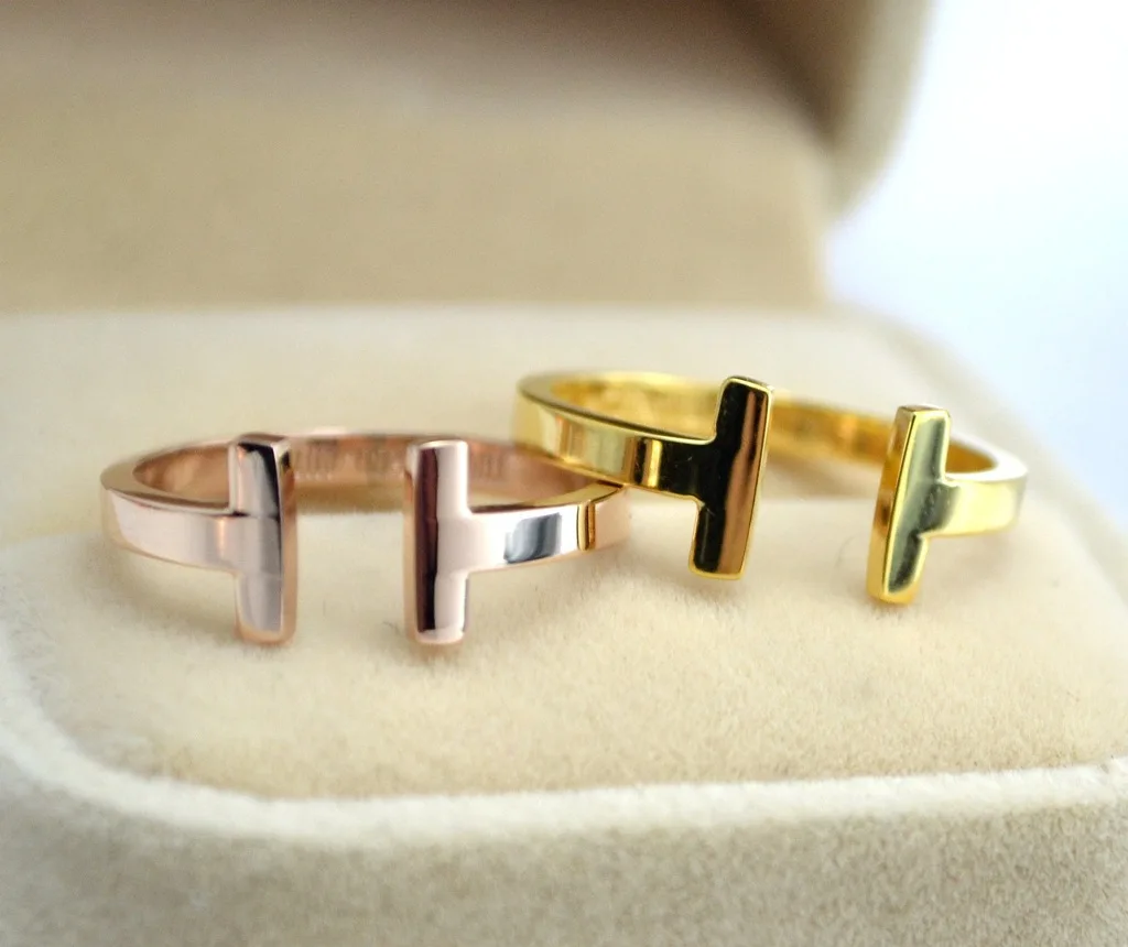 

Rose Gold color Titanium Steel Simple Smile Women Rings/Fashion Crystal Women Rings Size6-8 Cheap