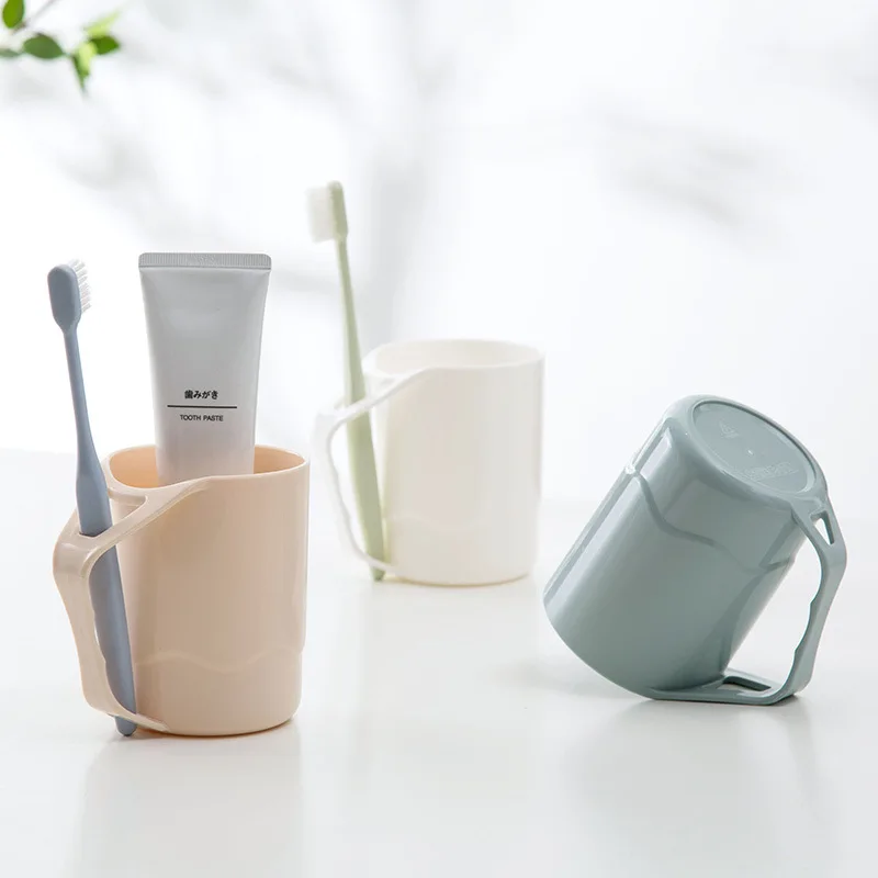 

Multifunctional Simple But Elegant Color Brushing Cup Household Plastic with Handle Gargle Cup Lovers Wash Cup Toothbrush Cup