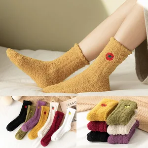 Носки женские с вышивкой фруктов, Осень-зима, бархатные носки кораллового цвета, женские теплые кавайные белые толстые носки, женские носки