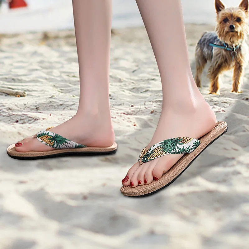 Женские плетеные пляжные шлепанцы Нескользящие мягкие тапочки на плоской