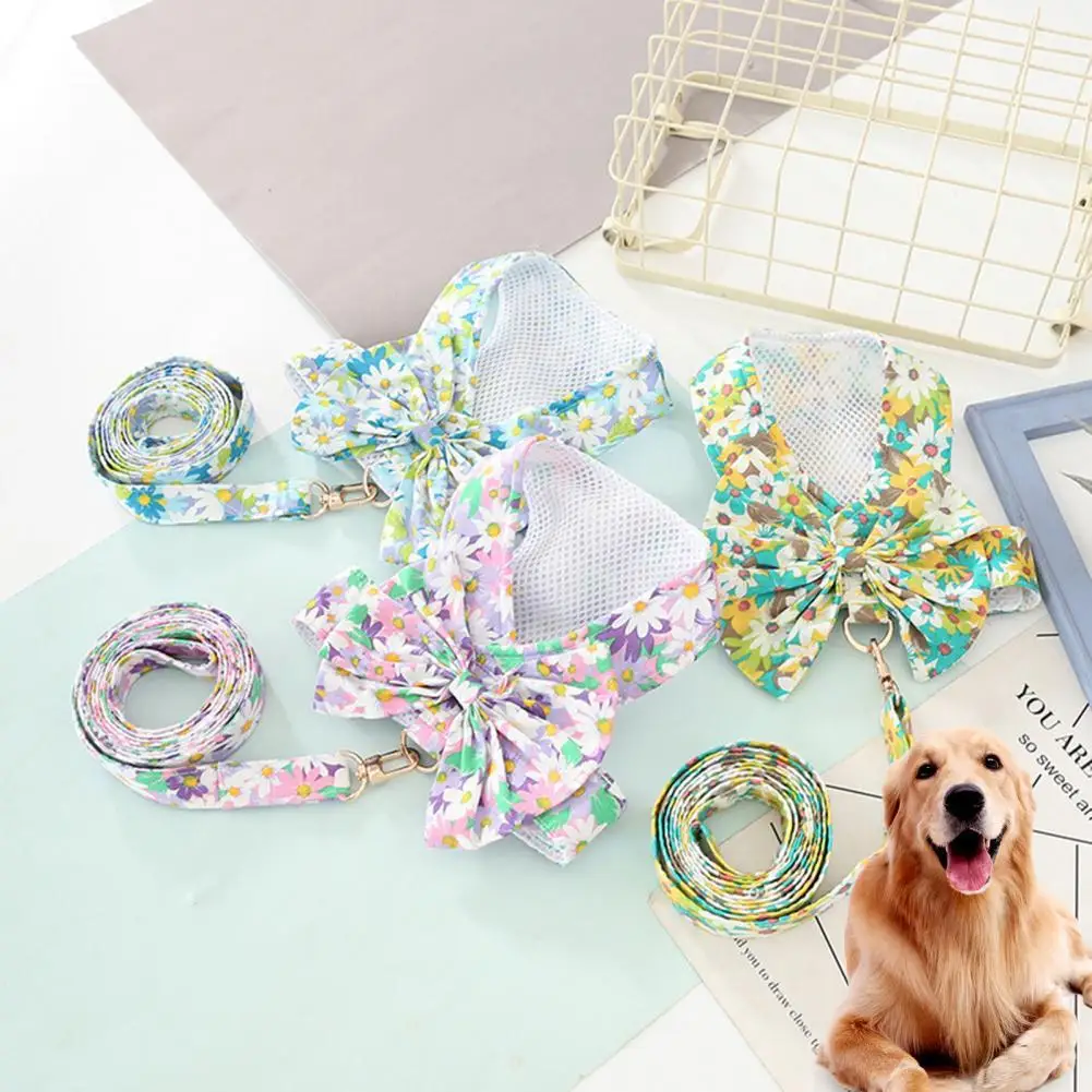 

Skin Friendly 1 Set Long-lasting Pet Harness Vest Leash Set Breathable Pet Chest Strap Set Flower Pattern for Pet Training
