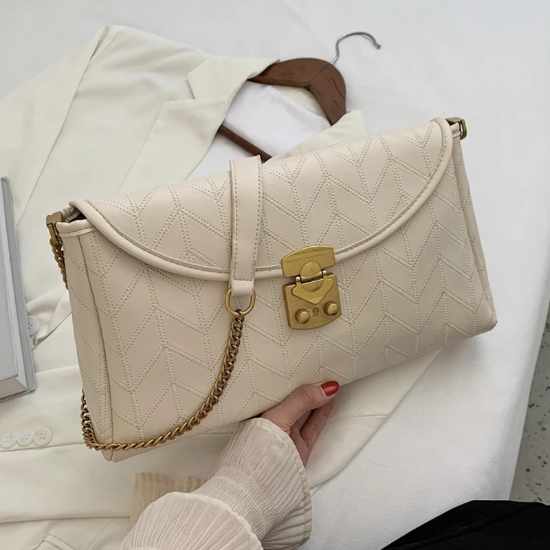 Модная дизайнерская сумка на плечо с цепочкой вместительная через из