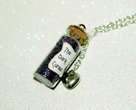 12 шт./лот ожерелье с темным Проколом подвеска в виде сердца или колделка королева