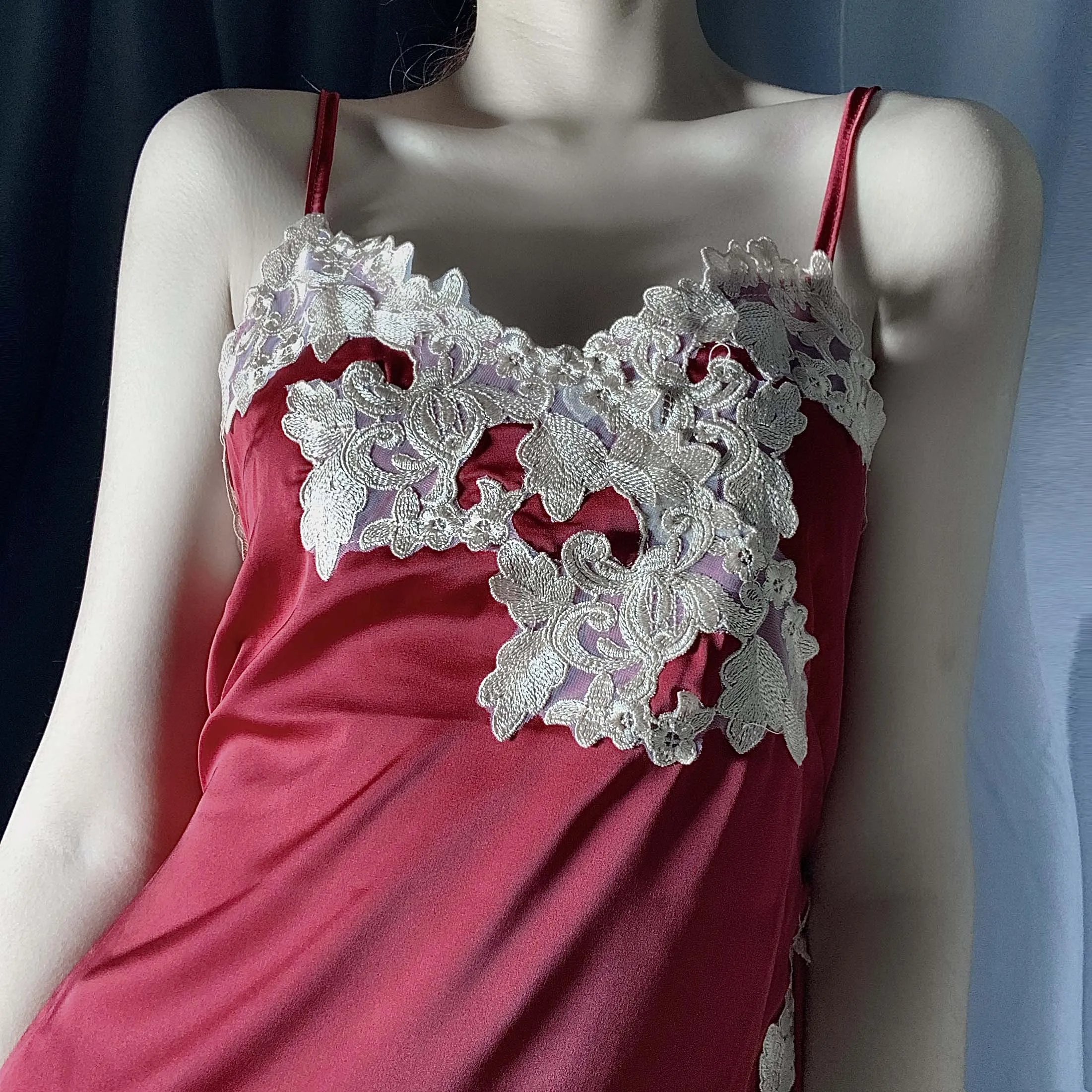 

Ladies Sexy Silk Suspender Deep V Neck Pajamas Erotic Babydoll Dress Embroidery Short Skirt Thin Underwear High Quality Homewear