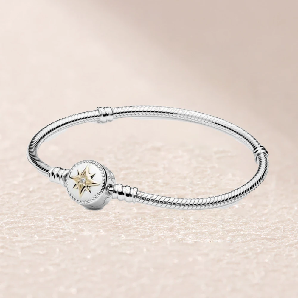 

598538C01_P1 Moments Love Compass Bracelet