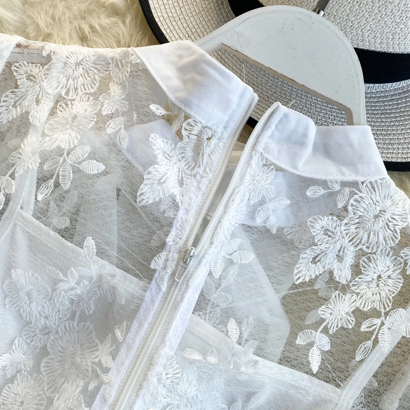 Женская кружевная блузка в винтажном дворцовом стиле короткая с круглым вырезом