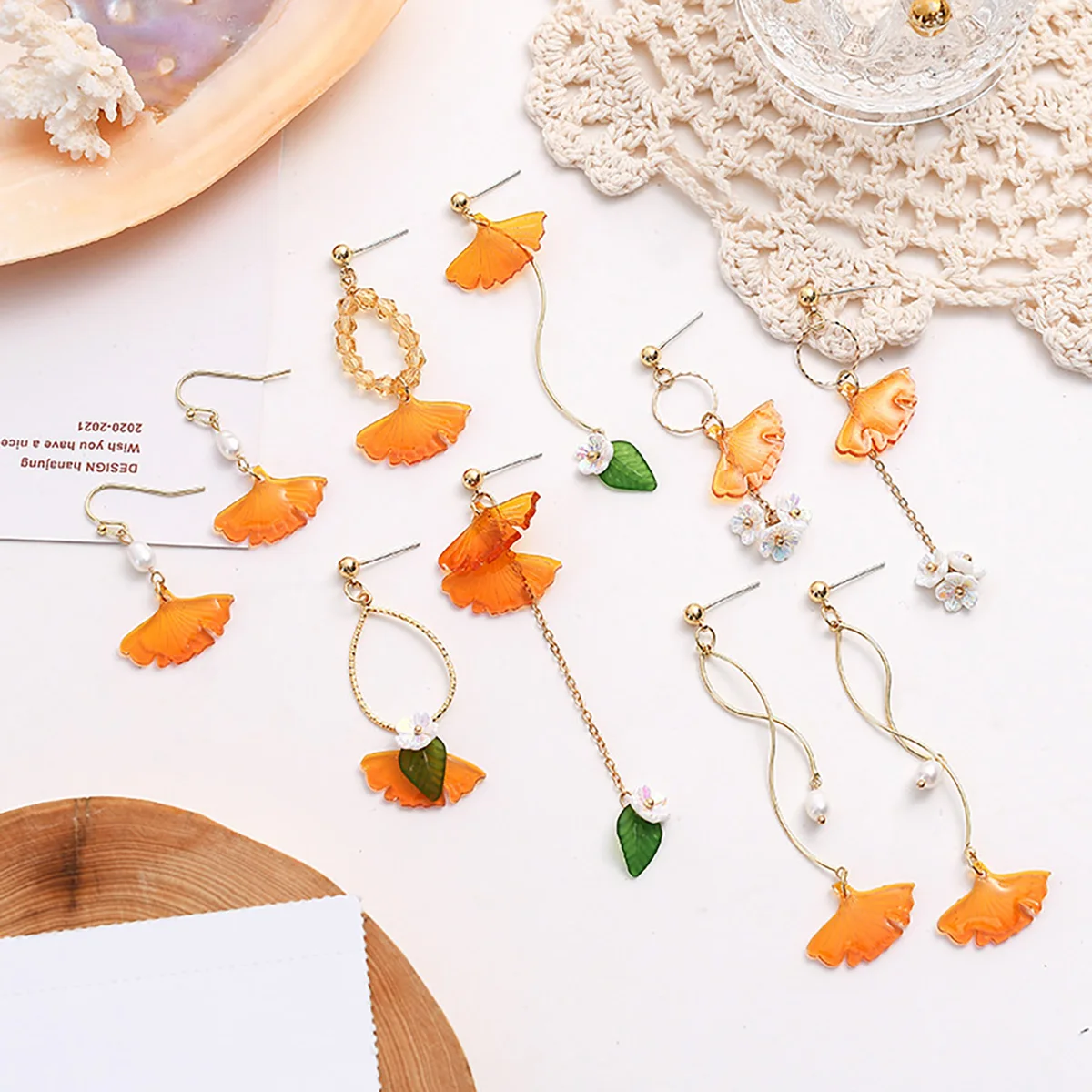 

AVEBIEN Brown-yellow Acrylic Vintage Ginkgo Leaf Women's Stud Earrings Ear Hook Asymmetric Tassel Sweet Earrings Accessories